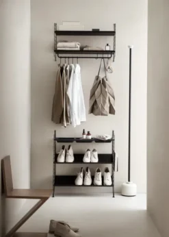 Hallway L, entréreol fra String Furniture