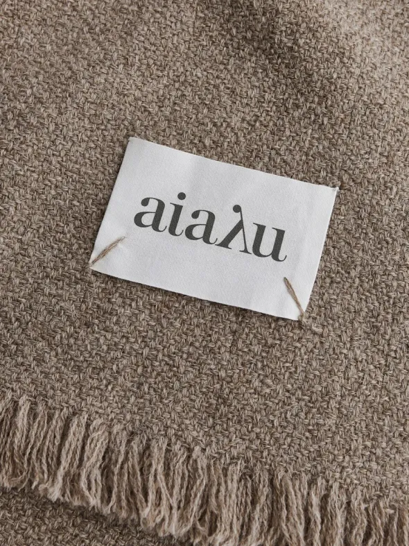 Haya Wool Throw, pure soil fra Aiayu