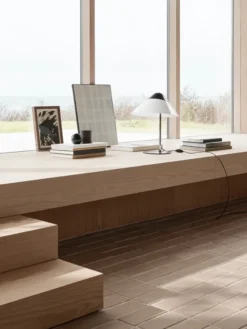 HJW02 Opala Bordlampe af Hans J. Wegner