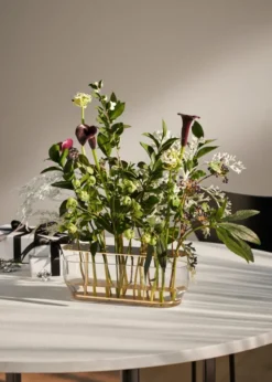 Ikebana Vase Long, messing af Jaime Hayon