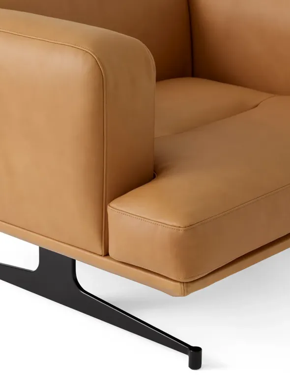 Inland AV21 Lounge Chair fra &Tradition