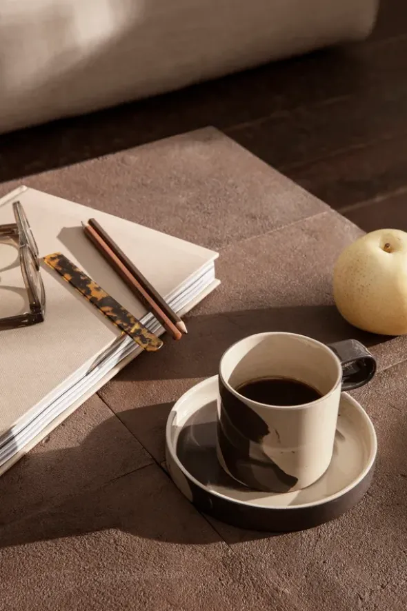Inlay Cup with Saucer fra Ferm Living