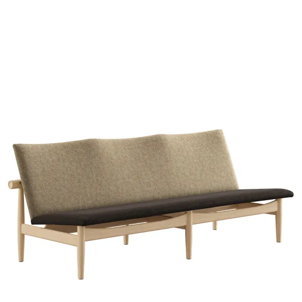 Japan 3 pers. sofa, eg klar olie af Finn Juhl