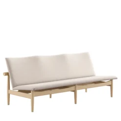 Japan 3 pers. sofa, eg klar olie af Finn Juhl