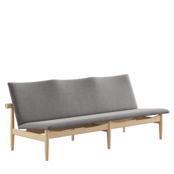 Japan 3 pers. sofa, eg klar olie af Finn Juhl