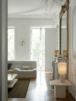 Jewel Vase, medium fra Louise Roe