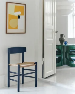 J39 Folkestolen, indigo blue af Børge Mogensen