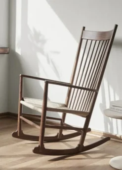 J16 Gyngestol af Hans J. Wegner