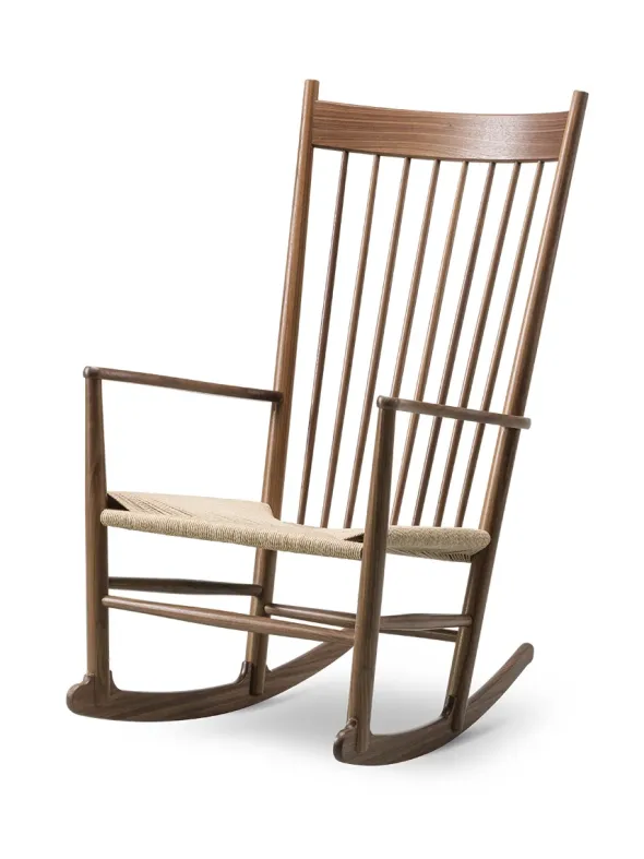 J16 Gyngestol, valnød af Hans J. Wegner