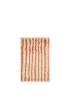 Kami Knotted Rug, red brown fra Ferm Living