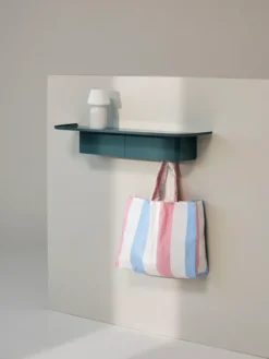 Korpus Shelf, large fra Hay