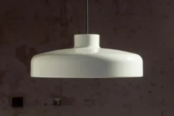 Lacquer pendant medium, grey fra Nine