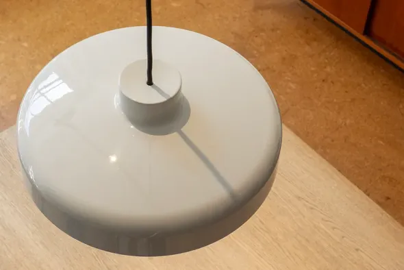 Lacquer pendant medium, grey fra Nine