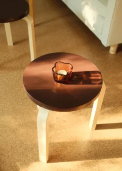 Limited Edition Stool 60, Mahogany Brown fra Artek