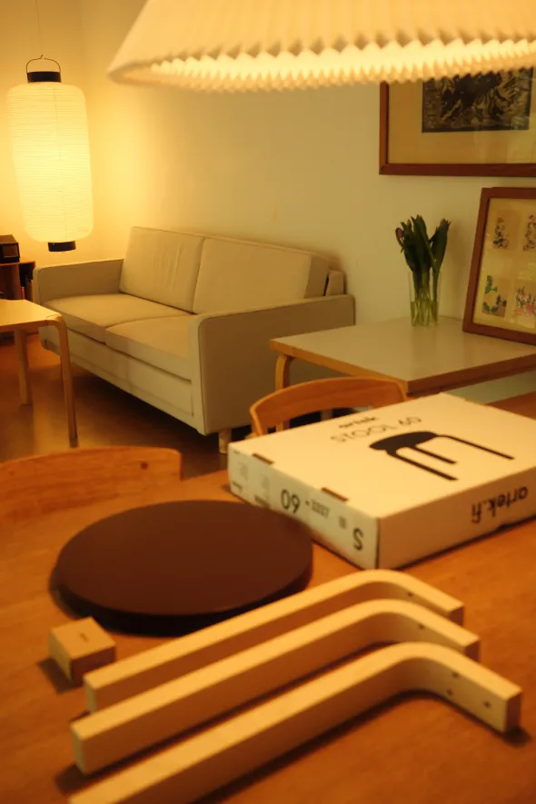 Limited Edition Stool 60, Mahogany Brown fra Artek