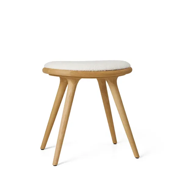 Low Stool, olieret eg, Kvadrat Baru 0200, 47 cm skammel fra Mater