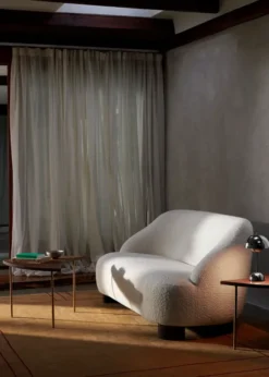 Margas LC3 sofa fra &Tradition