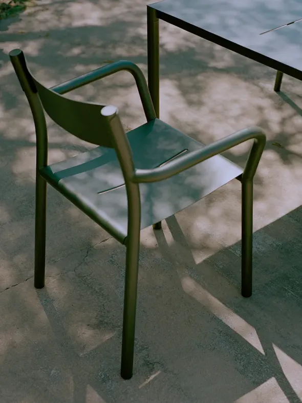 May havestol m. armlæn, dark green fra New Works