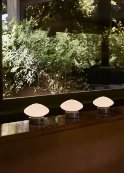 Mist AP21 Portable Bordlampe fra &Tradition