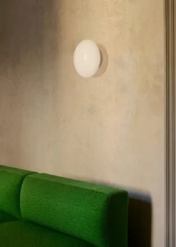 Mist AP22 væg- og loftlampe fra &Tradition