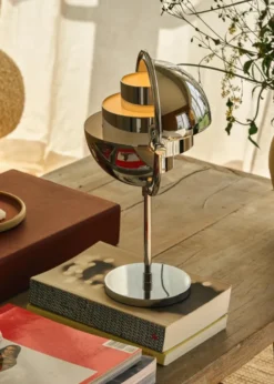 Multi-Lite Portable Bordlampe, messing fra GUBI