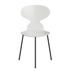 3100 Myren med 3 ben, sort stel af Arne Jacobsen