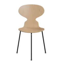 3100 Myren med 3 ben, sort stel af Arne Jacobsen