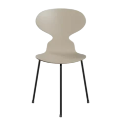 3100 Myren med 3 ben, sort stel af Arne Jacobsen
