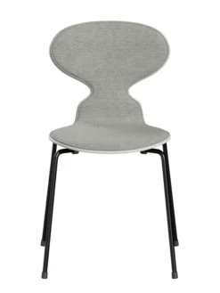 3101 Myren Stol, forsidepolstret af Arne Jacobsen
