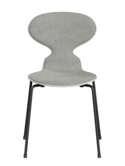3101 Myren Stol, forsidepolstret af Arne Jacobsen