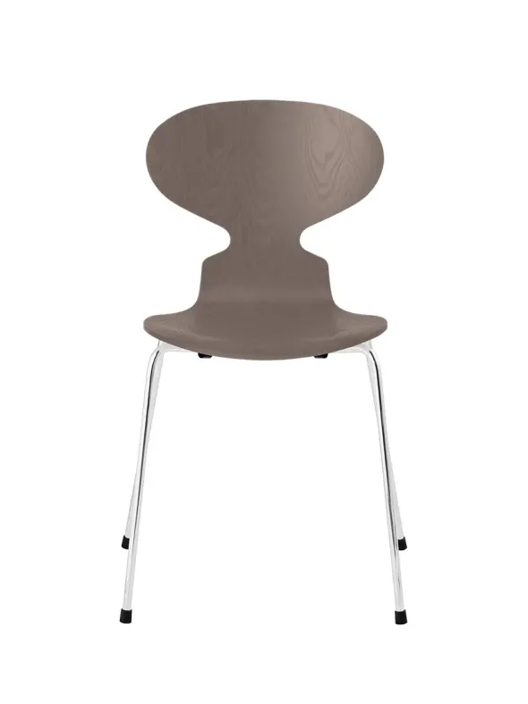 3101 Myren Stol i farvet ask af Arne Jacobsen