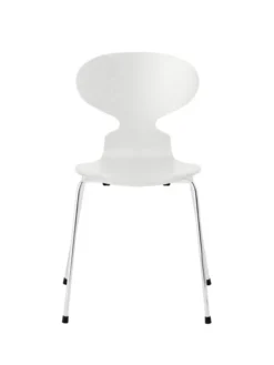 3101 Myren Stol i farvet ask af Arne Jacobsen
