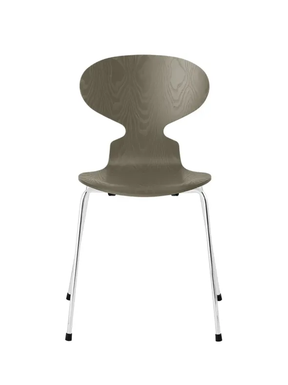 3101 Myren Stol i farvet ask af Arne Jacobsen