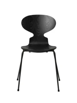 3101 Myren Stol i farvet ask af Arne Jacobsen