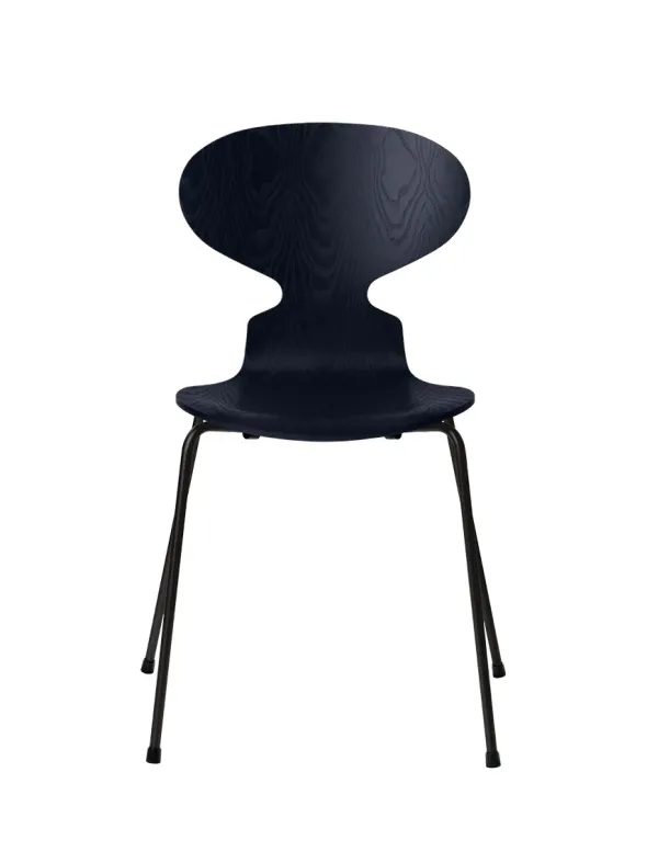 3101 Myren Stol i farvet ask af Arne Jacobsen