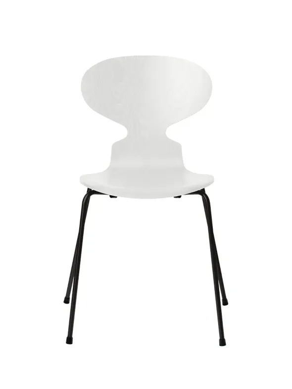 3101 Myren Stol i farvet ask af Arne Jacobsen