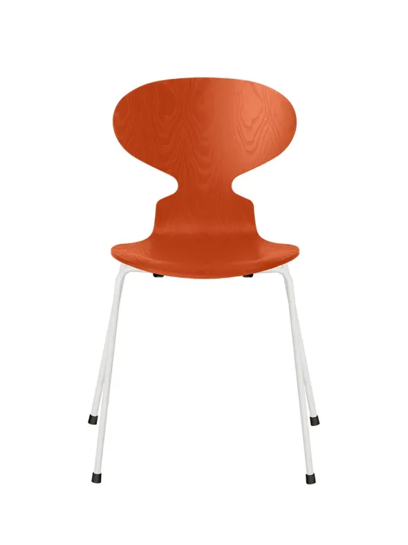 3101 Myren Stol i farvet ask af Arne Jacobsen