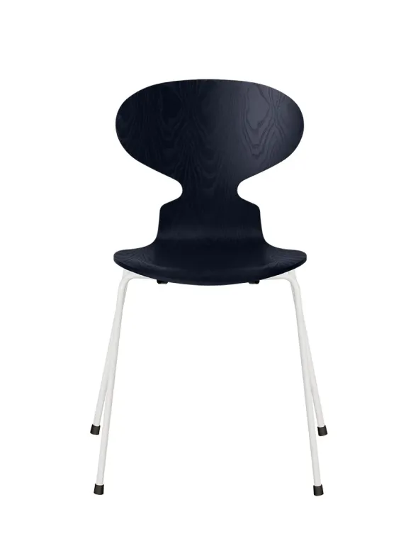 3101 Myren Stol i farvet ask af Arne Jacobsen