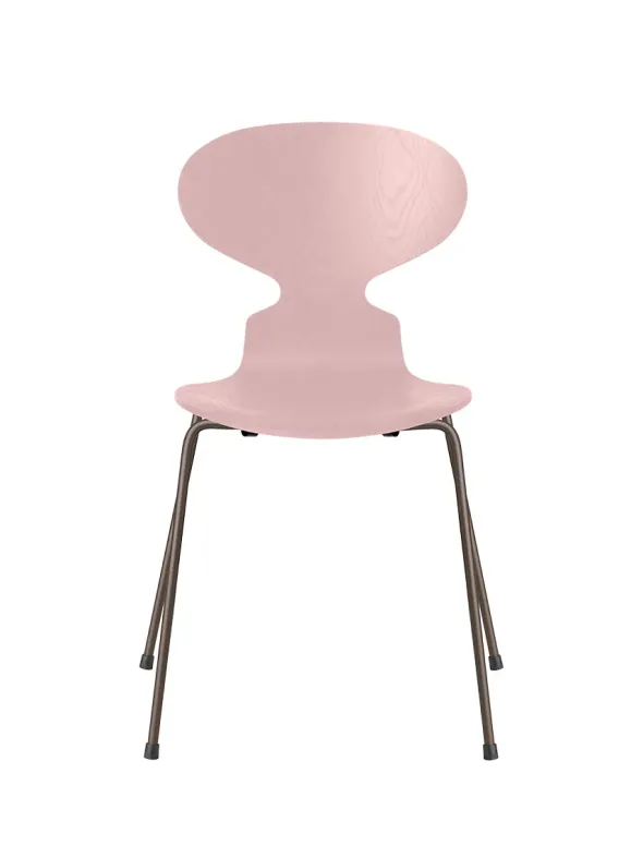 3101 Myren Stol i farvet ask af Arne Jacobsen