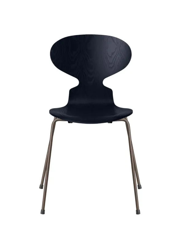 3101 Myren Stol i farvet ask af Arne Jacobsen