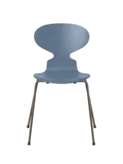 3101 Myren Stol i farvet ask af Arne Jacobsen