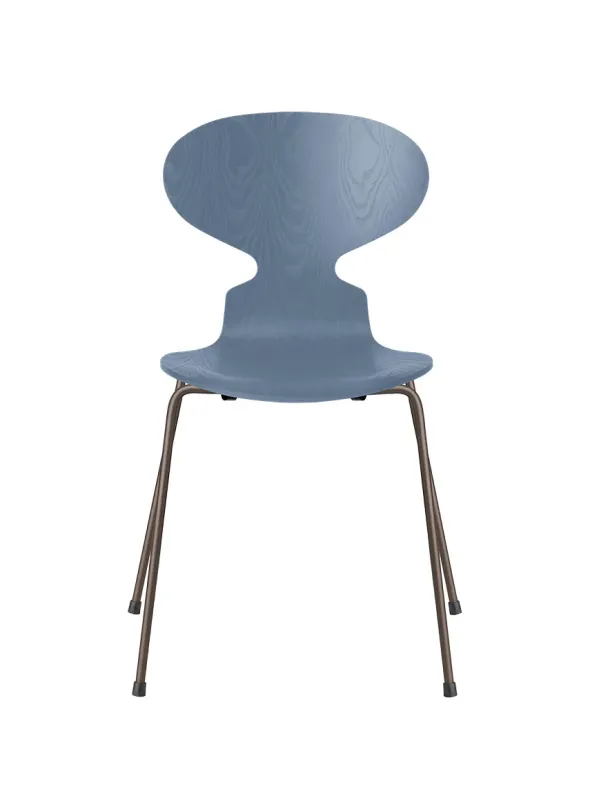 3101 Myren Stol i farvet ask af Arne Jacobsen