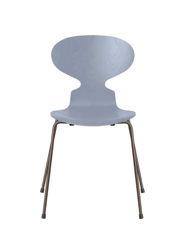 3101 Myren Stol i farvet ask af Arne Jacobsen