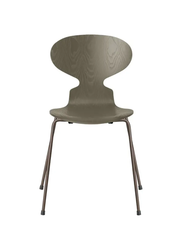 3101 Myren Stol i farvet ask af Arne Jacobsen