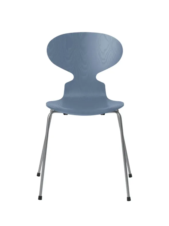 3101 Myren Stol i farvet ask af Arne Jacobsen