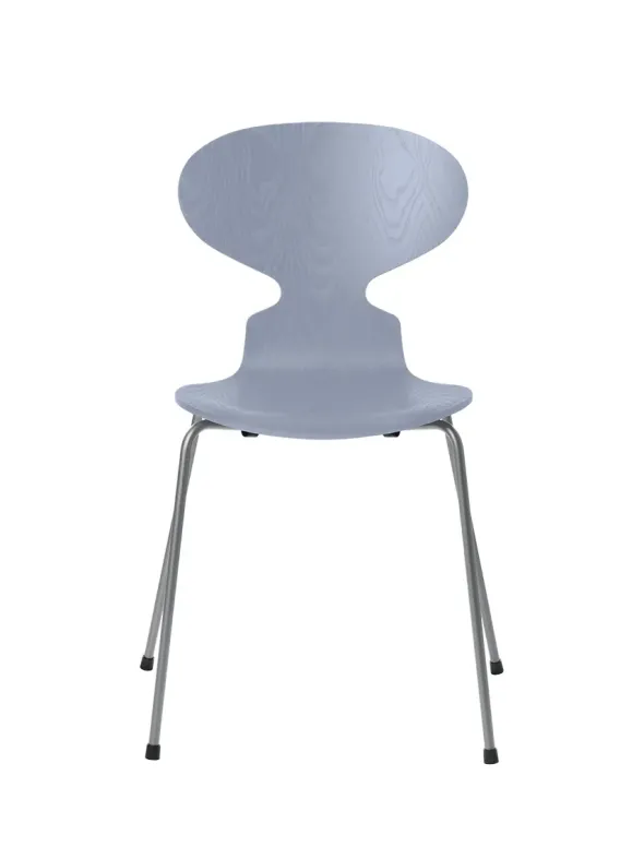 3101 Myren Stol i farvet ask af Arne Jacobsen