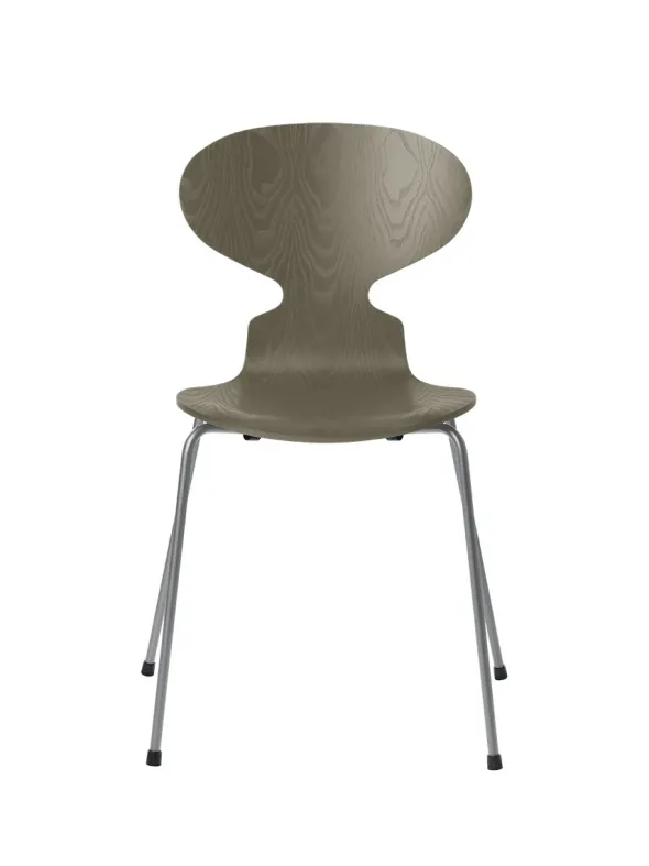 3101 Myren Stol i farvet ask af Arne Jacobsen