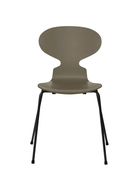 3101 Myren Stol lakeret af Arne Jacobsen