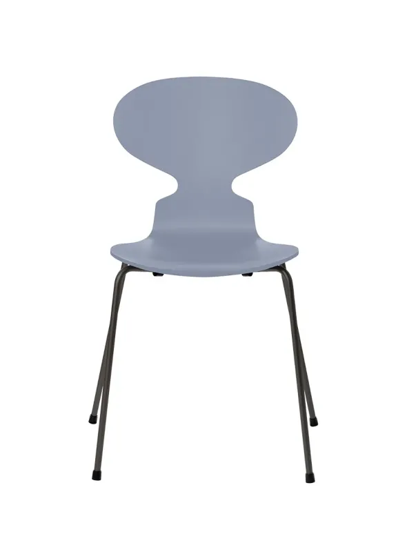 3101 Myren Stol lakeret af Arne Jacobsen