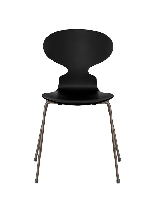 3101 Myren Stol lakeret af Arne Jacobsen